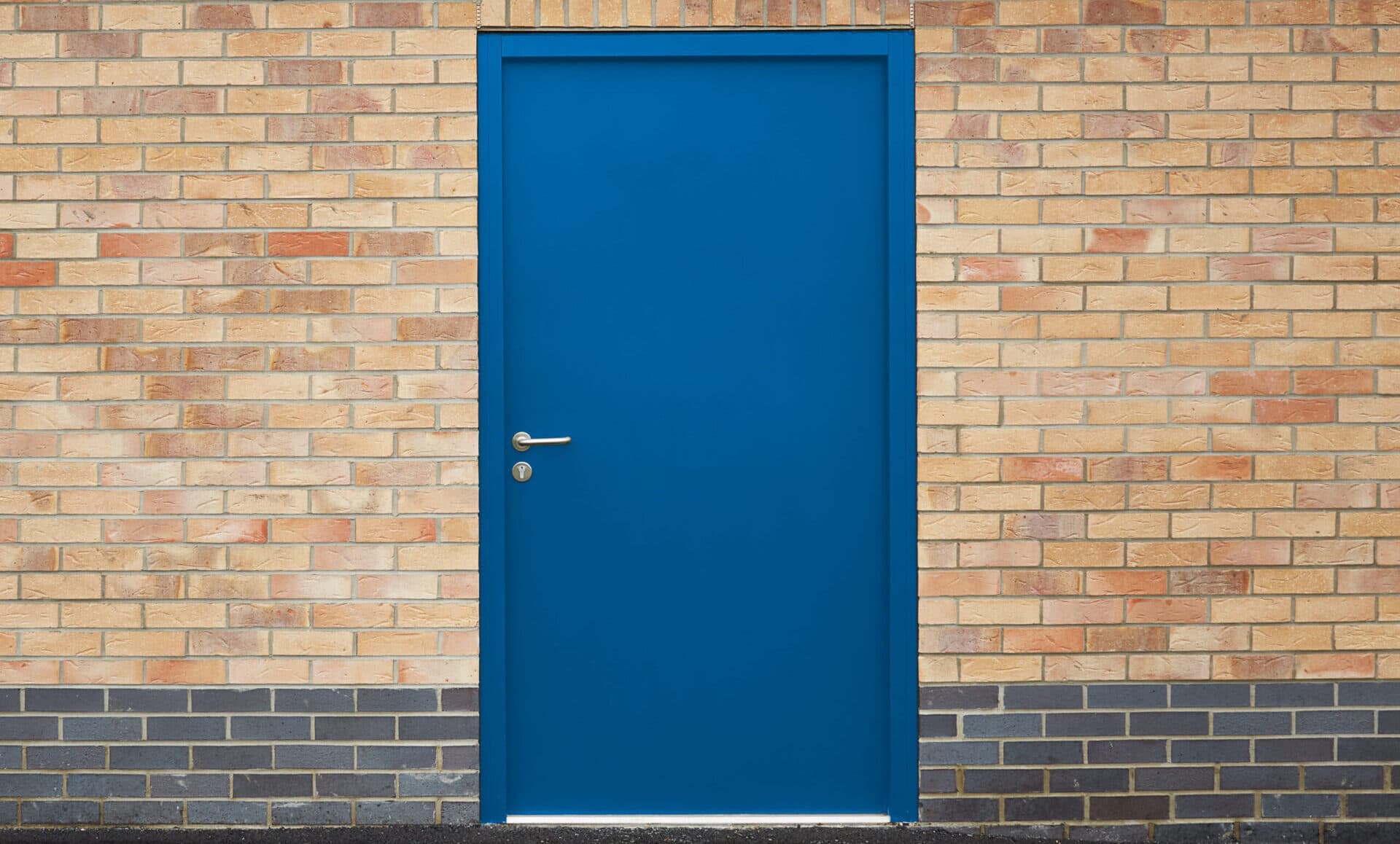 Custom Steel Doors: Colours, Finishes & Smart Access for Modern Businesses